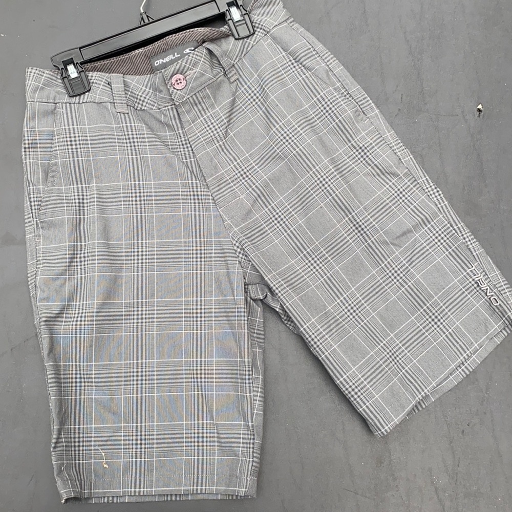 Men’s plaid cargo shorts / O’Neill / Size 28